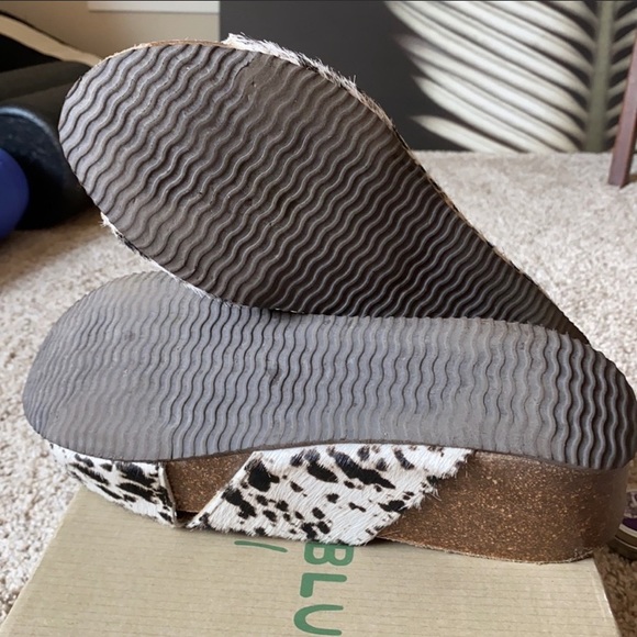 Chocolate bleu cowhide slides - Picture 5 of 5